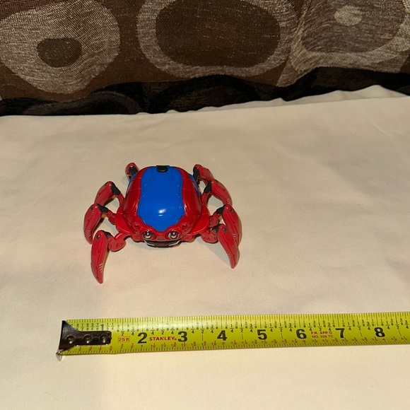 DISNEYPARKS MARVEL EXCLUSIVE- LIGHT UP SPIDER BOT w Motorized Movement. New - Picture 8 of 9